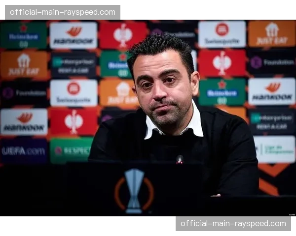 哈维出席赛前发布会，否认与球队高层存在建队理念分歧