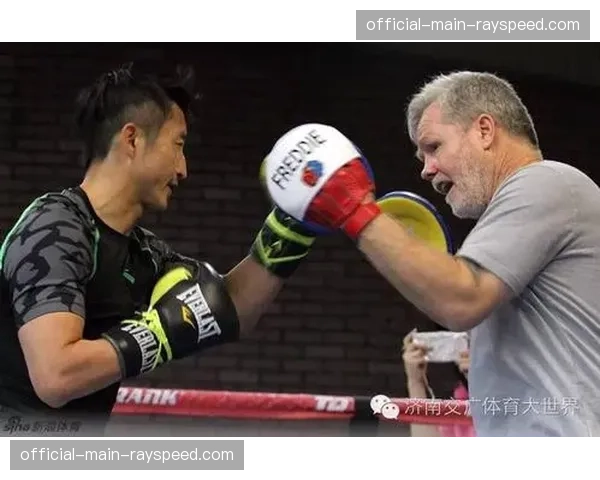 特写：陪练拳手的一天——无名英雄的汗水与梦想